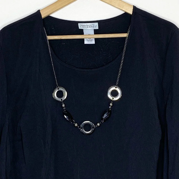 NWT Maggie Barnes Catherines 0X Black Blouse Crinkle Fabric Attached Necklace - Picture 2 of 9